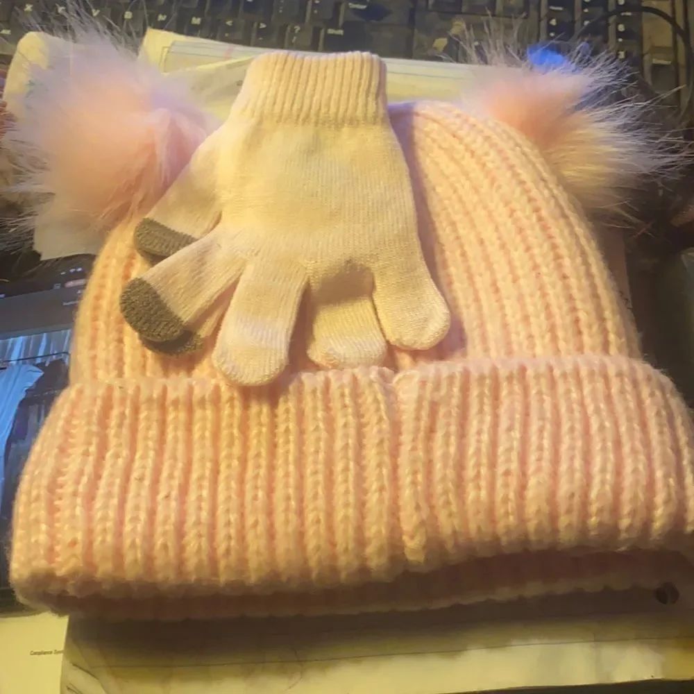 Wonder Nation hat and gloves one size